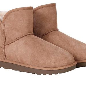 Kirkland Ladies shearling scalloped edge boot